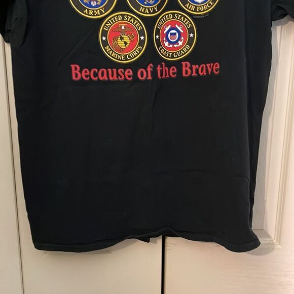 US Military Land of the Free Because of the Brave Gildan Mens Tee Size Large - Picture 11 of 16
